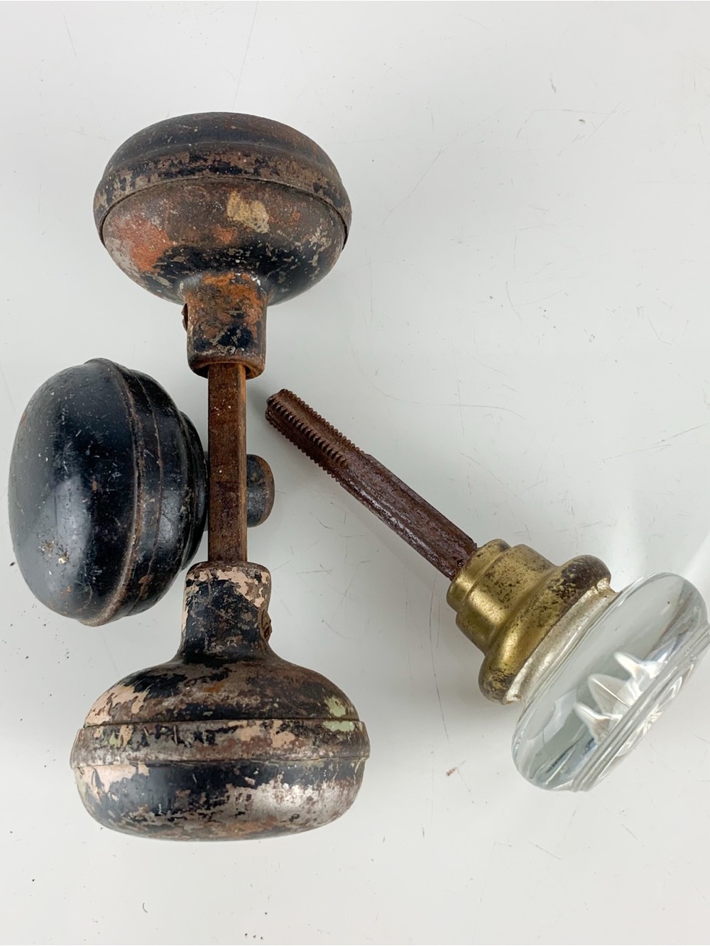 Lot Of 4 Antique Vintage Black Metal Clear Glass Door Knobs Victorian Salvage
